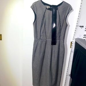 Houndstooth dress with belt Kay unger size 4